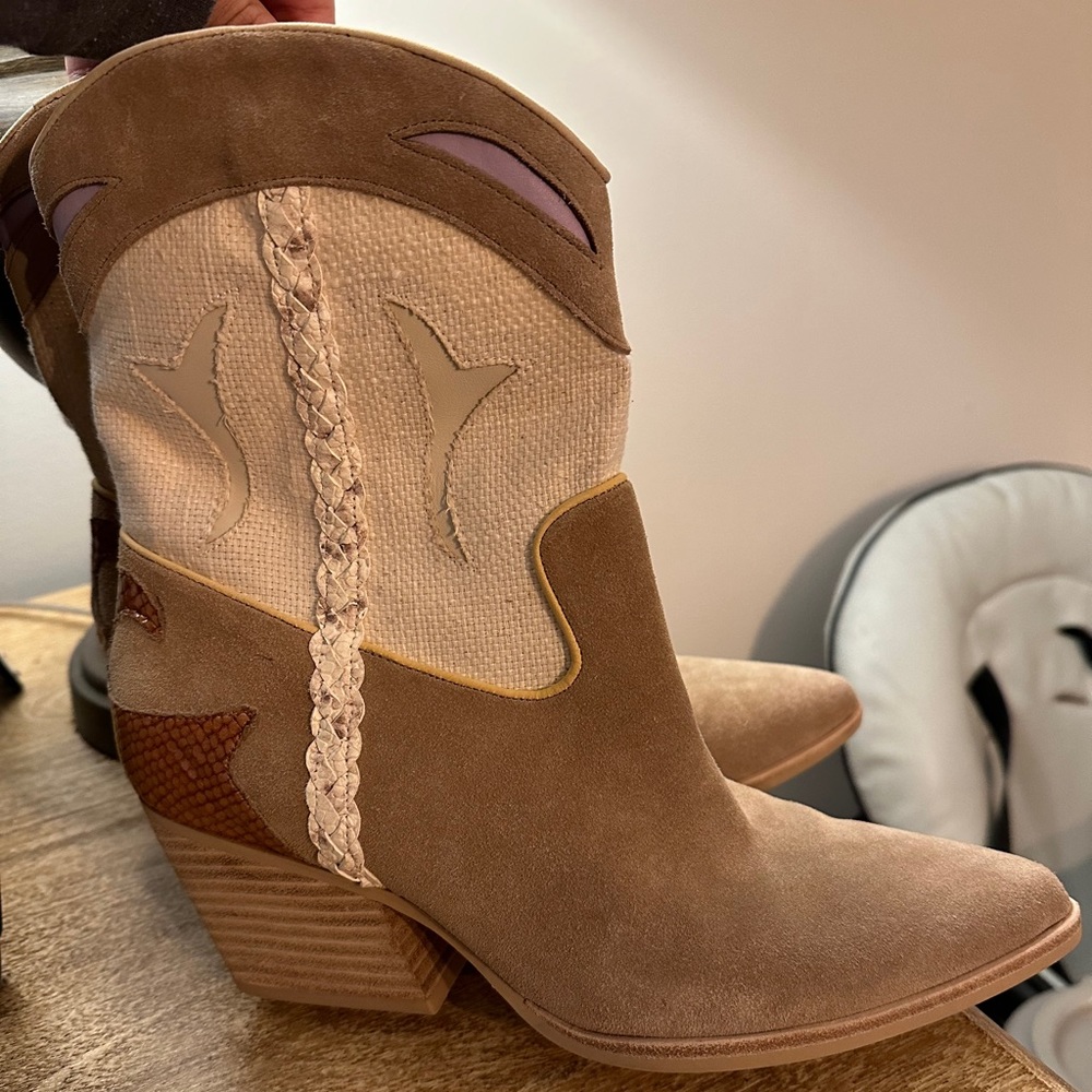 Dolce Vita Western Booties